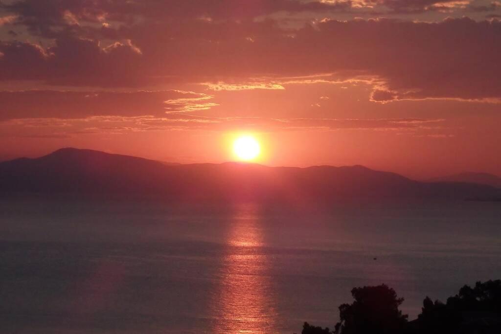 ¨Με Θέα Το Ηλιοβασίλεμα¨ Afissos Exterior foto